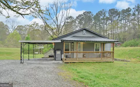 398 Grove St, Toccoa, GA 30577