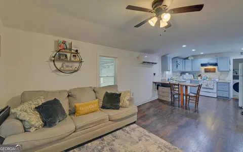 Entry Way - 398 Grove St, Toccoa, GA 30577 photo 1 of 1