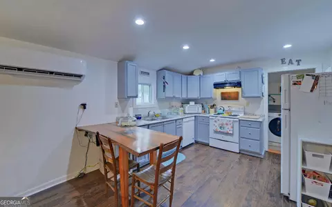 Kitchen - 398 Grove St, Toccoa, GA 30577 photo 1 of 3