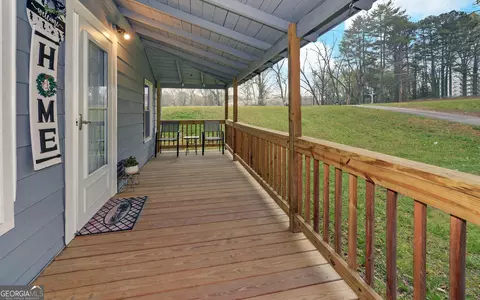 Exterior - 398 Grove St, Toccoa, GA 30577 photo 3 of 9