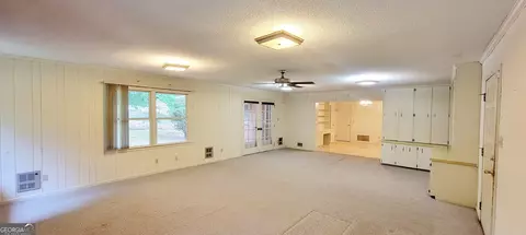Living - 125 Hickory Ln, Cornelia, GA 30531 photo 2 of 4