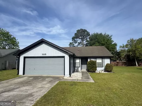 305 Lakeview Dr, Kingsland, GA 31548