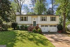 125 Roswell Farms Ln, Roswell, GA 30075