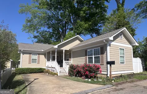 614 Cottage Ln, Lagrange, GA 30240