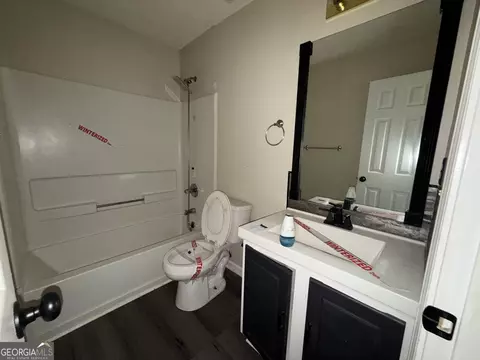 Bath - 130 Elm St, Hampton, GA 30228 photo 1 of 3