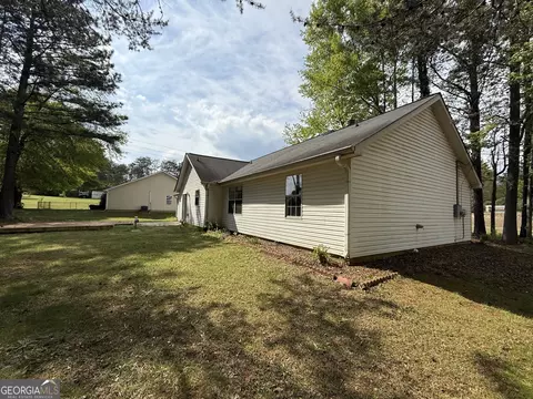 Exterior - 130 Elm St, Hampton, GA 30228 photo 4 of 7
