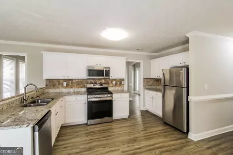 Kitchen - 121 Crestwood Ct, Hampton, GA 30228 photo 1 of 2