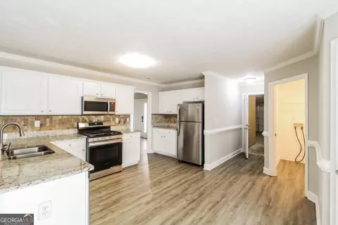 Kitchen - 121 Crestwood Ct, Hampton, GA 30228 photo 2 of 2