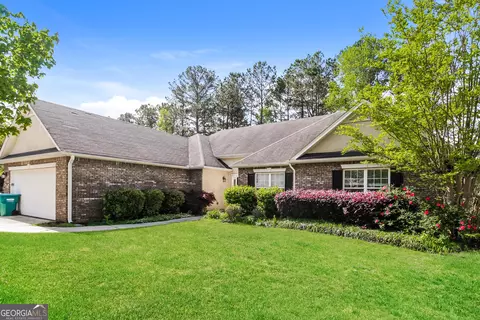 Exterior - 121 Crestwood Ct, Hampton, GA 30228 photo 2 of 4