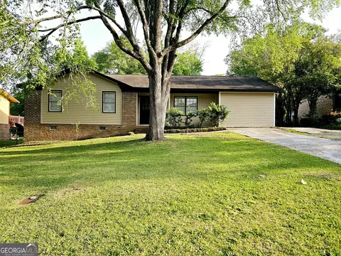 2366 Lancelot Pl, Macon, GA 31206