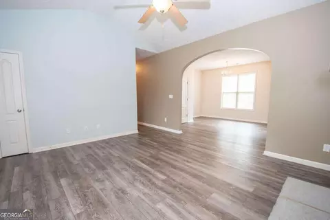 Living - 161 Edgemont Ct, Lagrange, GA 30240 photo 2 of 3