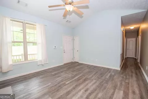 Entry Way - 161 Edgemont Ct, Lagrange, GA 30240 photo 1 of 3