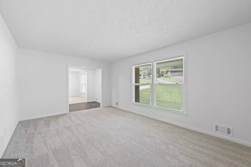 Living - 3717 Birchbriar Ct, Decatur, GA 30034 photo 1 of 6