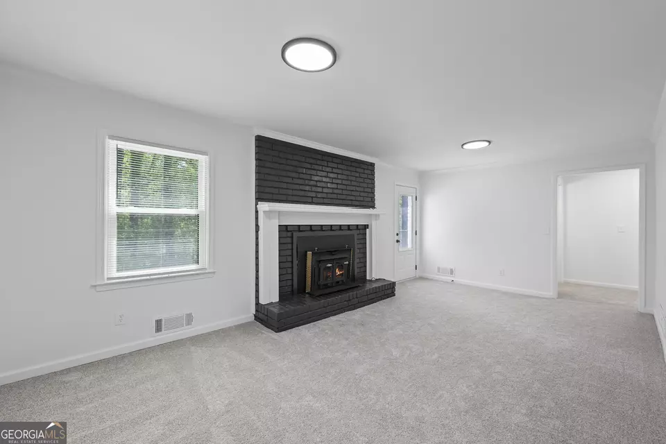 Living - 3717 Birchbriar Ct, Decatur, GA 30034 photo 6 of 6