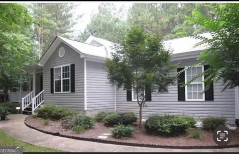 499 Pinewood Dr, Gay, GA 30218