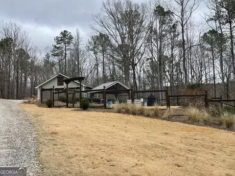 Exterior - 190 Turkey Point Dr, Lagrange, GA 30240 photo 3 of 5