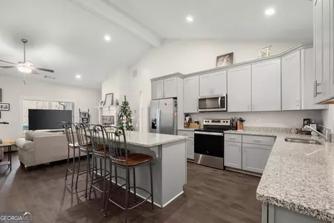 Kitchen - 149 White Oak Trl, Commerce, GA 30529 photo 1 of 1