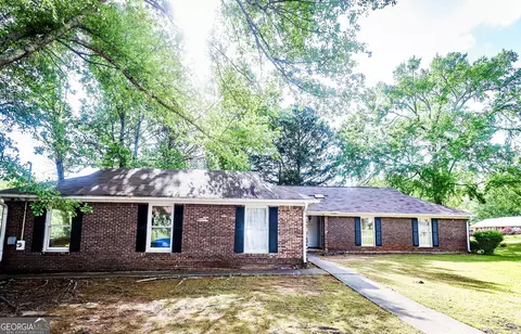 7415 Sierra Dr, Columbus, GA 31904