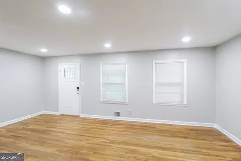 Living - 3903 Rex Rd, Rex, GA 30273 photo 3 of 4