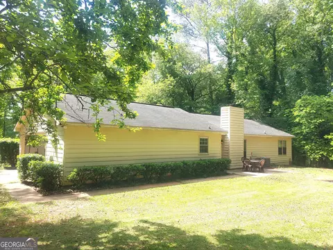 Exterior - 108 Cedar Creek Ct, Lagrange, GA 30240 photo 4 of 8