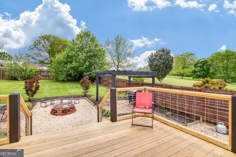 Exterior - 236 Five Oaks Dr, Clarkesville, GA 30523 photo 5 of 15