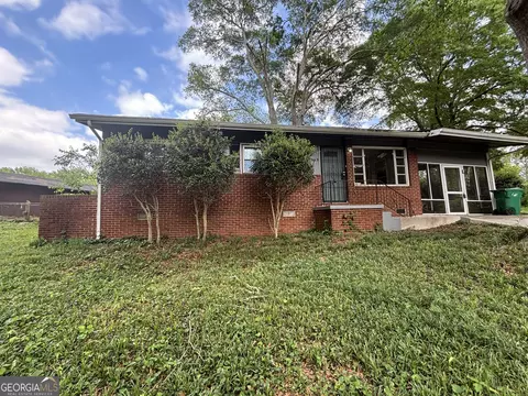 2069 Bixler Cir, Decatur, GA 30032