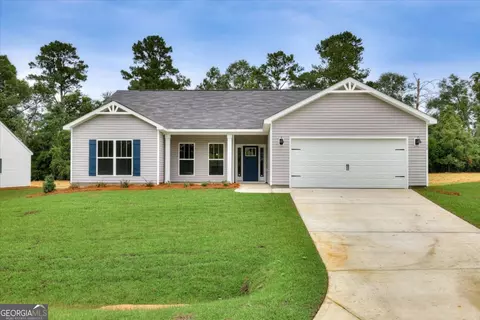 130 Foxridge Ct, Metter, GA 30439