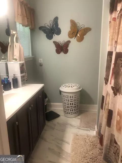 Bath - 7 Ruby Rd, Jackson, GA 30233 photo 2 of 3