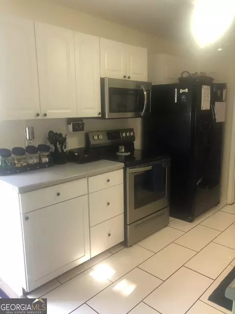 Kitchen - 7 Ruby Rd, Jackson, GA 30233 photo 2 of 3