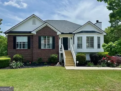 4715 Deer Crossing Ct, Flowery Branch, GA 30542