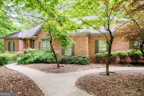 260 Emerald Lake Dr, Fayetteville, GA 30215