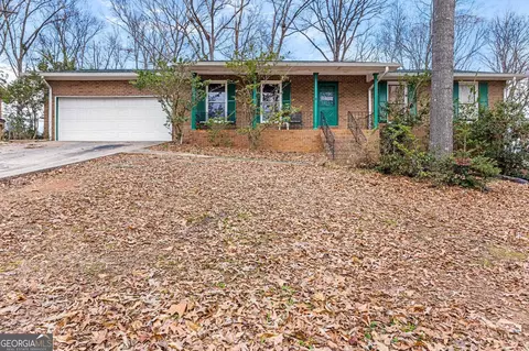 693 Trailwood Dr, Riverdale, GA 30274
