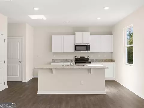 8230 Coldstream Dr, Fairburn, GA 30213 photo 4