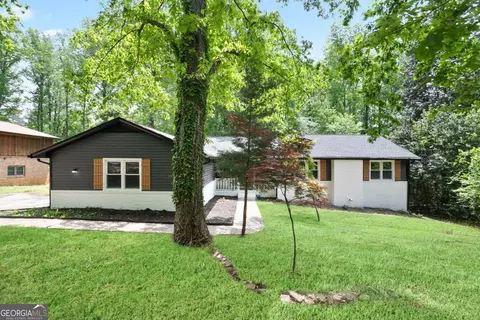 831 Sweet Briar Ln SE, Conyers, GA 30094