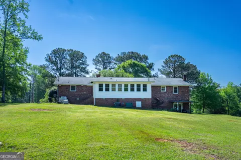 Exterior - 242 Newton Rd, Lagrange, GA 30240 photo 6 of 9