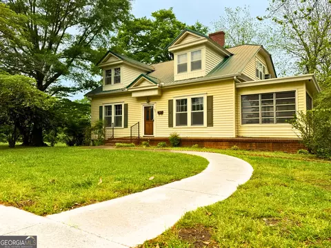 139 South St, Carrollton, GA 30117