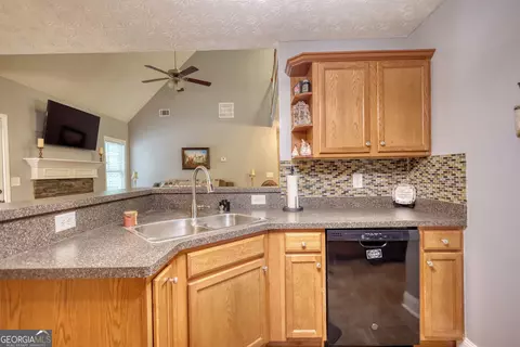 95 Loudoun Dr, Covington, GA 30014 photo 15