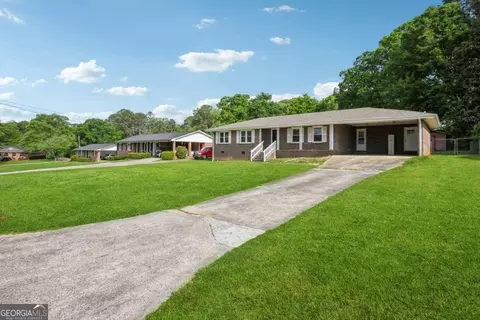129 Woodmont Dr, Griffin, GA 30224