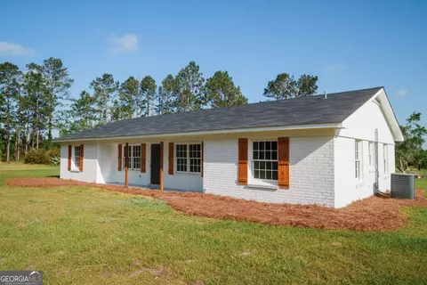 Exterior - 201 Braddy Rd, Ailey, GA 30410 photo 2 of 3