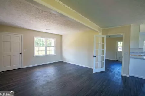 Living - 201 Braddy Rd, Ailey, GA 30410 photo 5 of 5