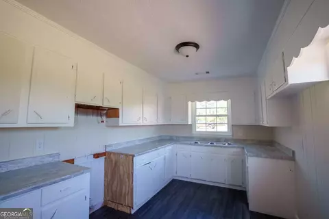 Kitchen - 201 Braddy Rd, Ailey, GA 30410 photo 1 of 1