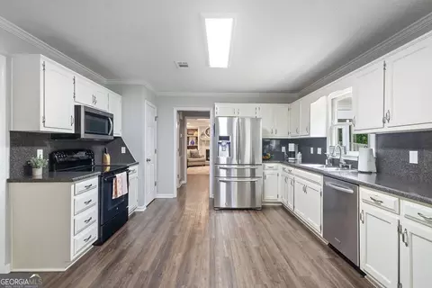 Kitchen - 106 Kildare Ct, Lagrange, GA 30240 photo 1 of 3