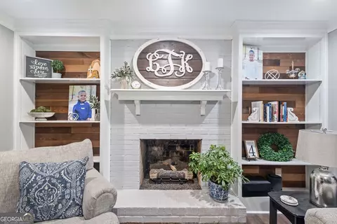 Living - 106 Kildare Ct, Lagrange, GA 30240 photo 2 of 2