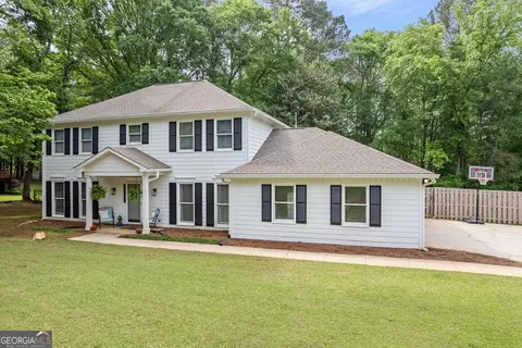 Exterior - 106 Kildare Ct, Lagrange, GA 30240 photo 2 of 16