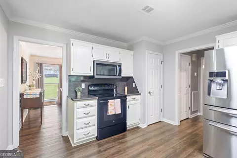 Kitchen - 106 Kildare Ct, Lagrange, GA 30240 photo 3 of 3