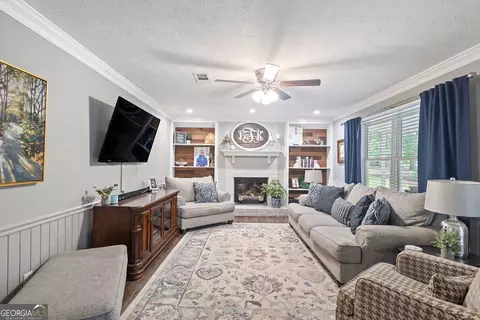 Living - 106 Kildare Ct, Lagrange, GA 30240 photo 1 of 2