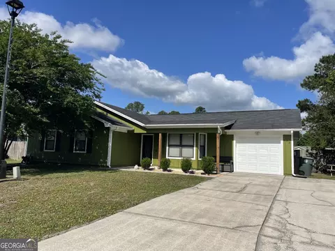 303 Dogwood Ct, Kingsland, GA 31548