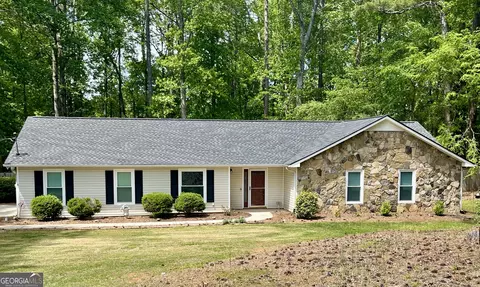 122 Hilo Rd, Fayetteville, GA 30215