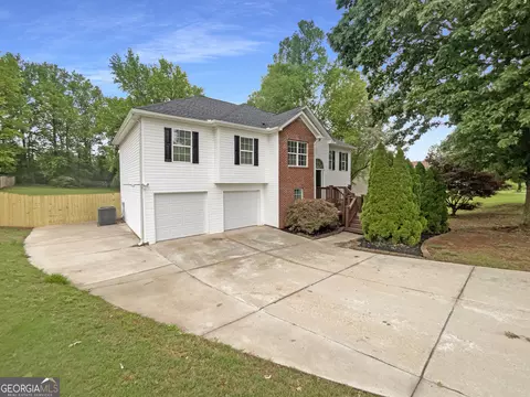 585 Bailey Dr, Jefferson, GA 30549