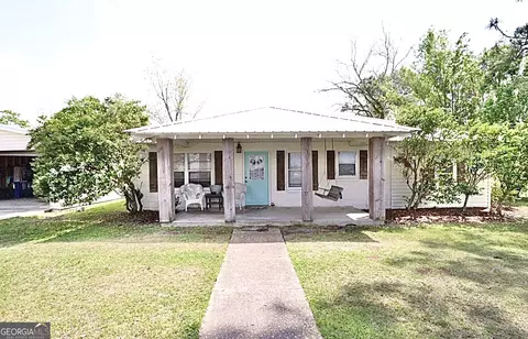 38 Trixie St, Ray City, GA 31645